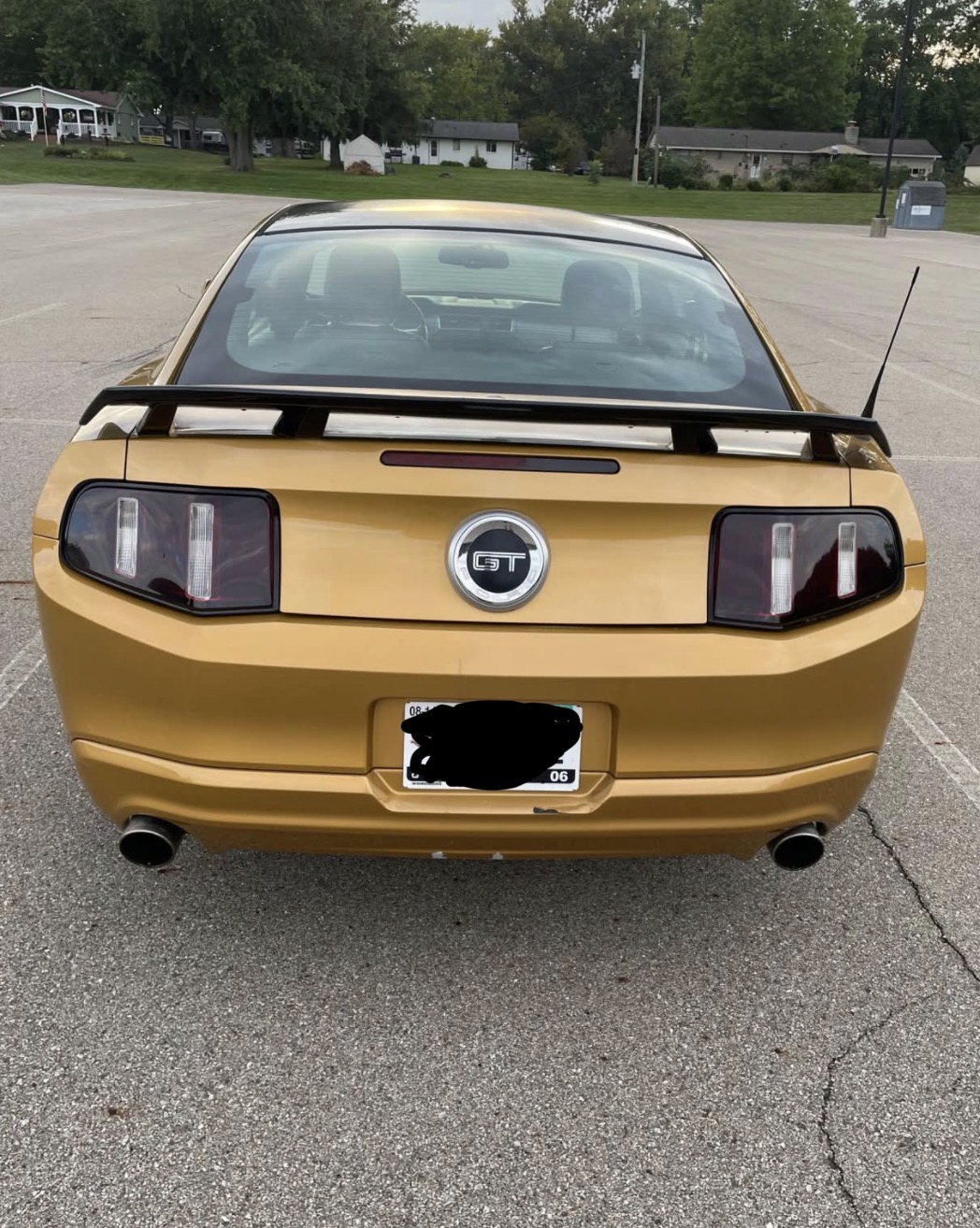 Used 2010 Ford Mustang GT RWD image 5