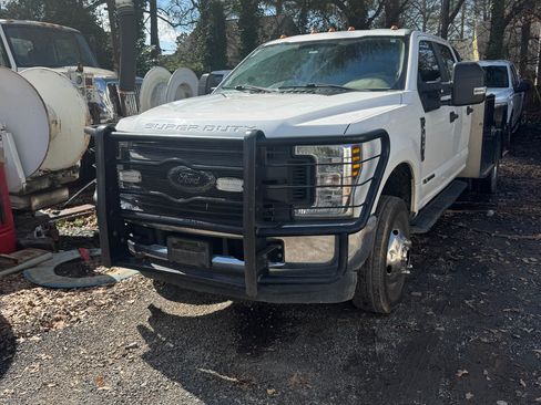 Used 2018 Ford F350 XL w/ Power Equipment Group image 1