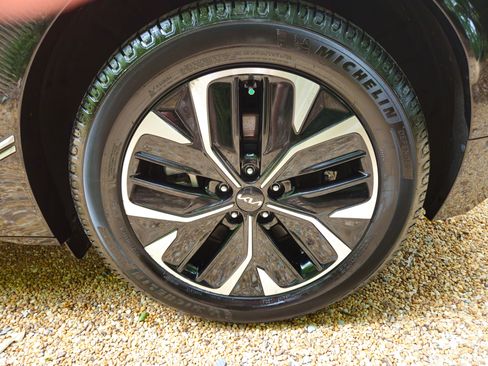 Used 2022 Kia EV6 Wind AWD/4WD image 15
