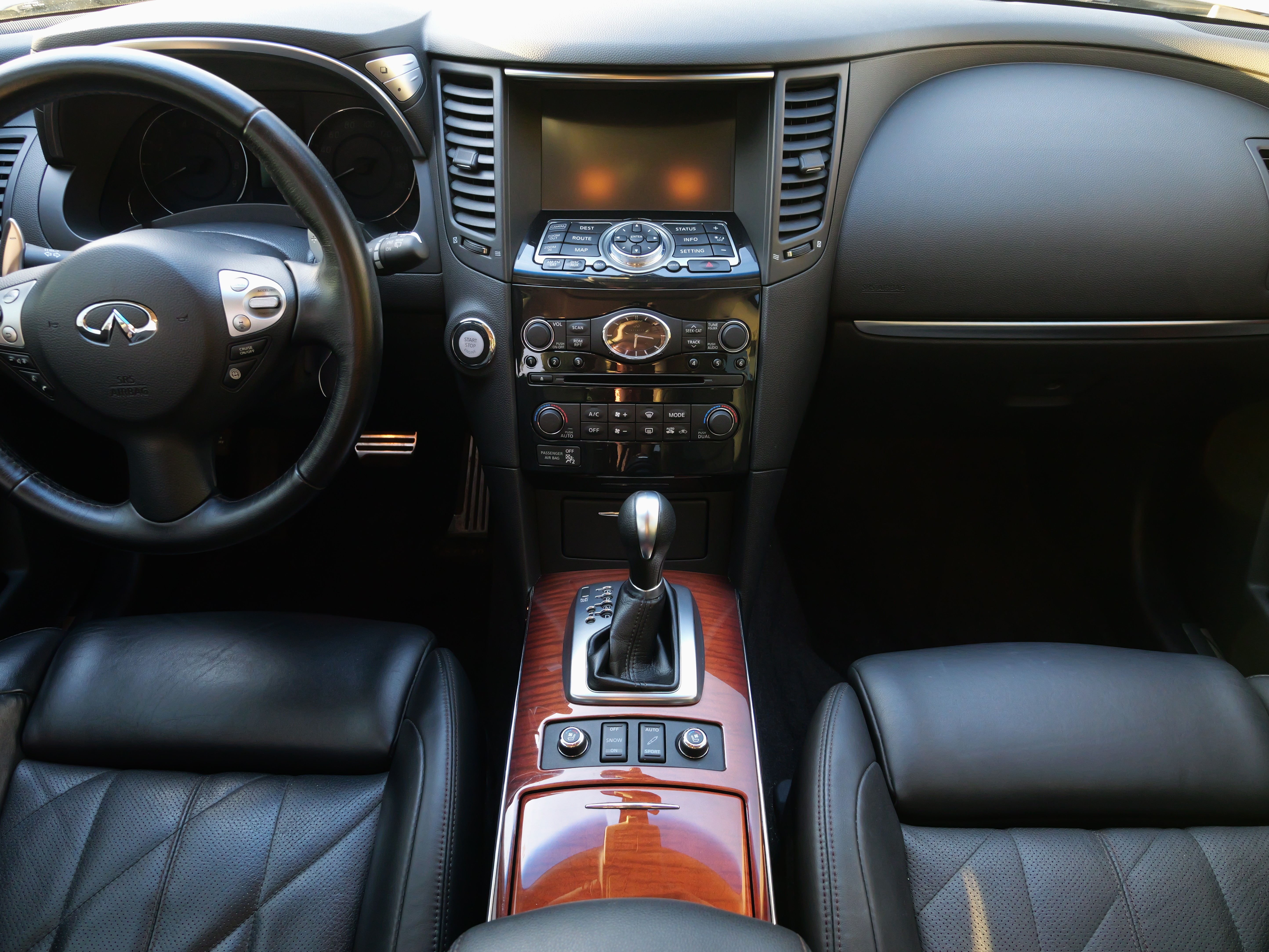 Used 2012 INFINITI FX50 AWD w/ Sport Pkg image 12