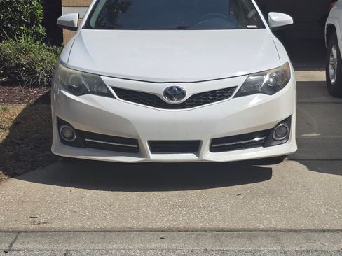 Used 2014 Toyota Camry SE image 4