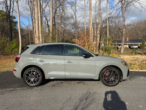 Used 2021 Audi SQ5 Premium Plus w/ Premium Plus Package image 5