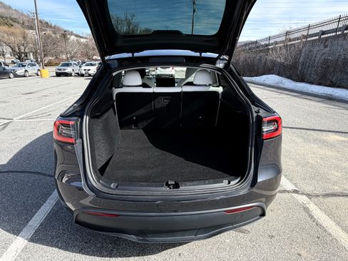 Used 2025 Tesla Model Y Long Range AWD/4WD image 13