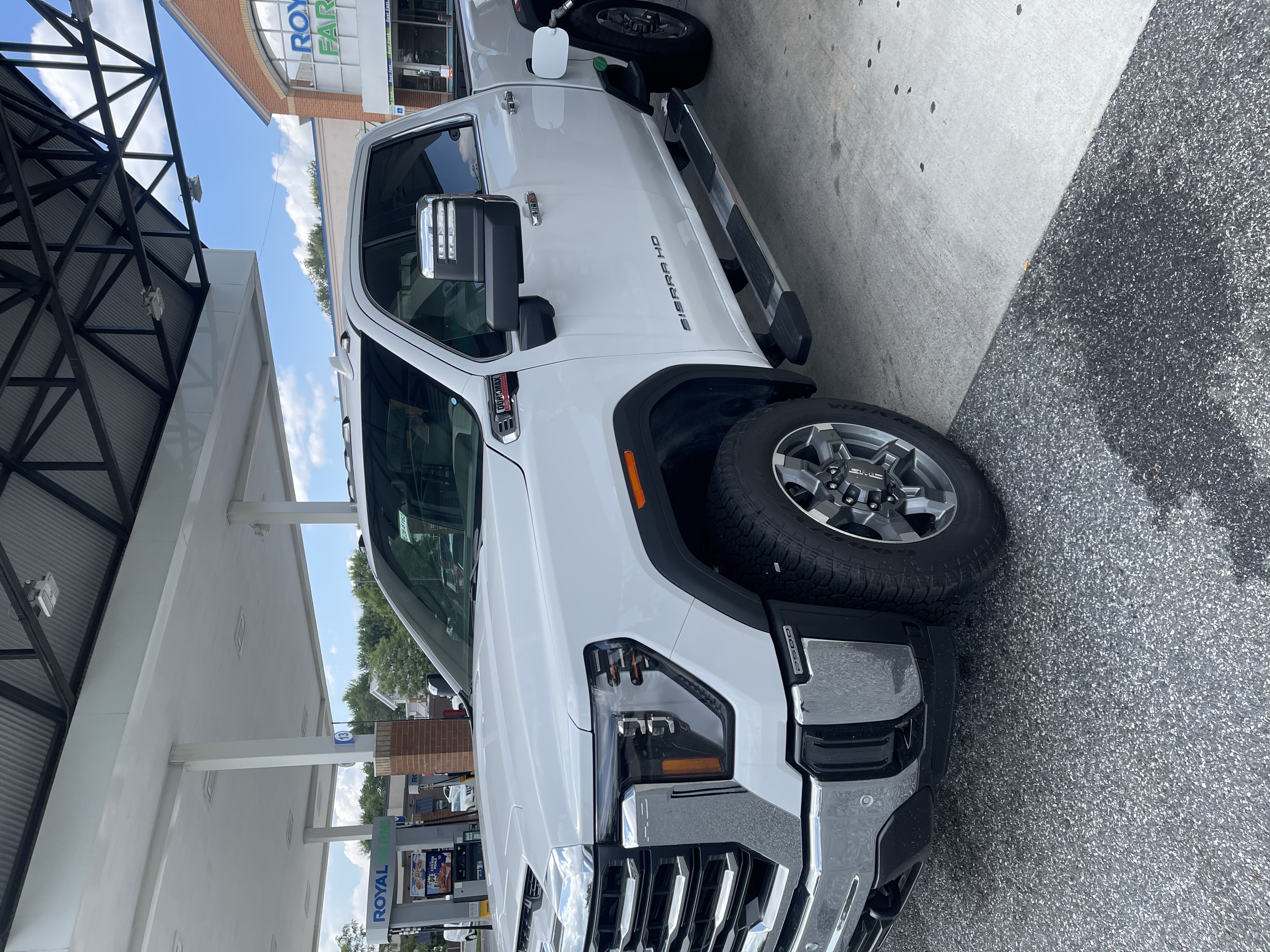Used 2026 GMC Sierra 2500 SLT w/ SLT Premium Package AWD/4WD image 1