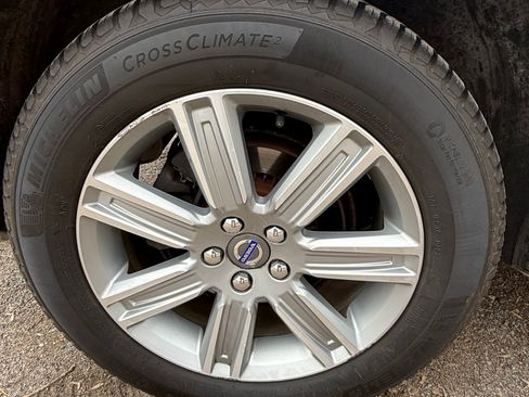 Used 2016 Volvo XC60 T6 Platinum w/ Climate Package image 11