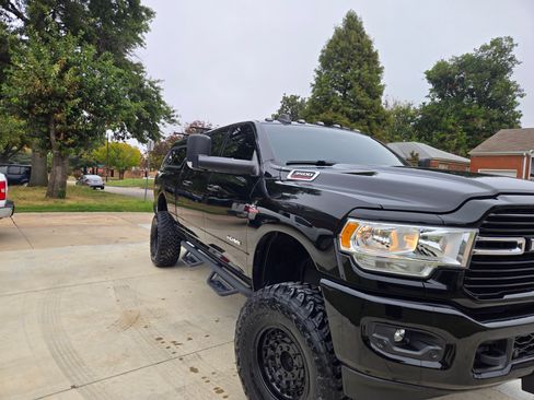 Used 2019 RAM 3500 Big Horn image 2