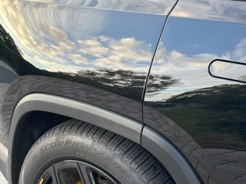 Used 2023 Rivian R1S Adventure image 11