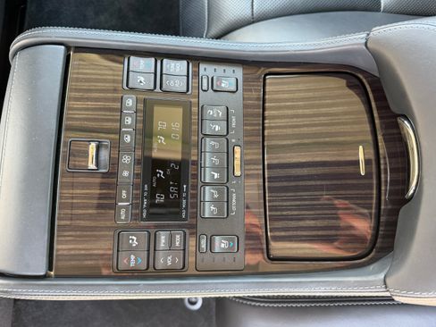 Used 2016 Lexus LS 460 L RWD image 6