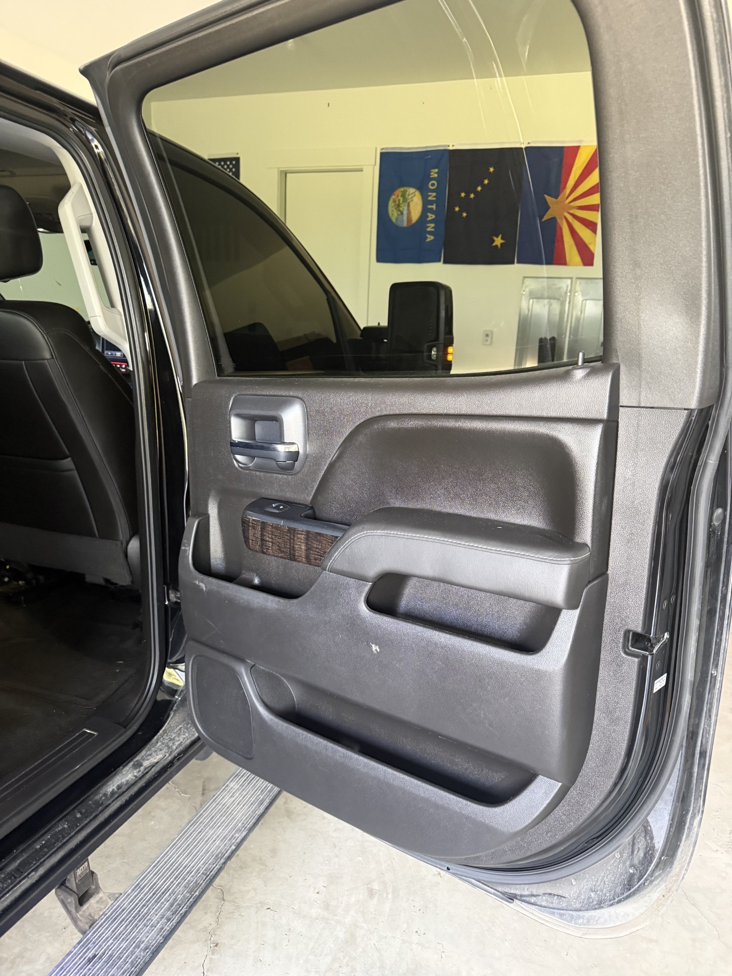 Used 2016 GMC Sierra 2500 Denali w/ Duramax Plus Package AWD/4WD image 11