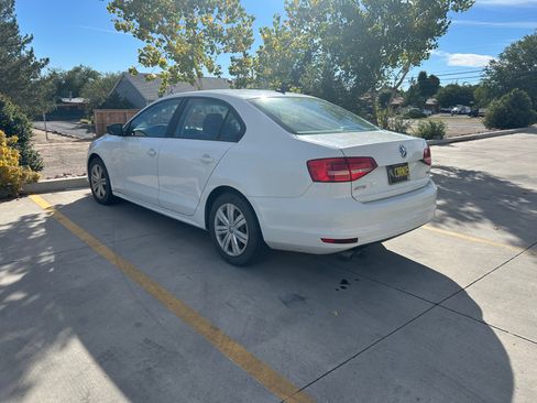 Used 2015 Volkswagen Jetta TDI S image 9
