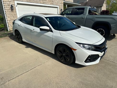 Used 2019 Honda Civic EX image 2