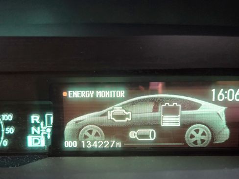 Used 2015 Toyota Prius Four image 14