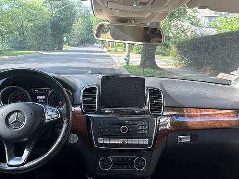 Used 2018 Mercedes-Benz GLE 350 4MATIC image 2