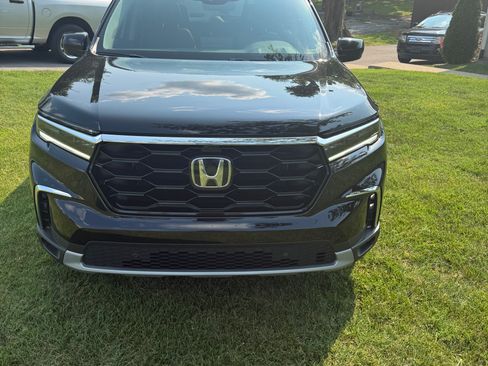 Used 2025 Honda Pilot Elite image 4