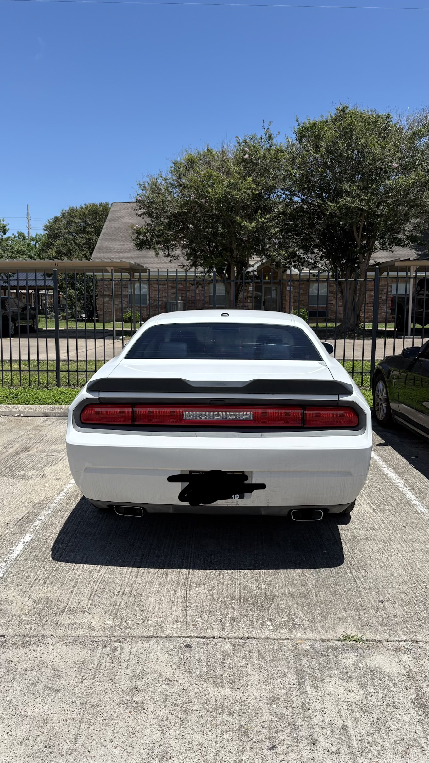 Used 2011 Dodge Challenger R/T RWD image 2