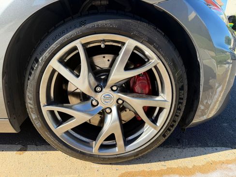 Used 2016 Nissan 370Z Coupe RWD image 17