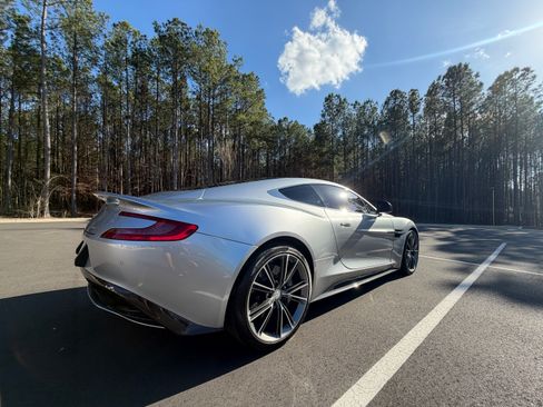 Used 2014 Aston Martin Vanquish Coupe image 15