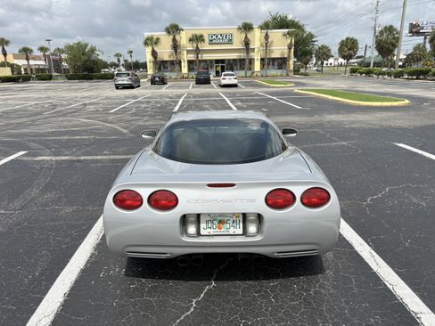 Used 1998 Chevrolet Corvette Coupe w/ Performance Handling Pkg RWD image 5