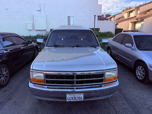Used 1993 Dodge Dakota 2WD Club Cab image 2