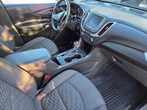 Used 2020 Chevrolet Equinox LT image 17