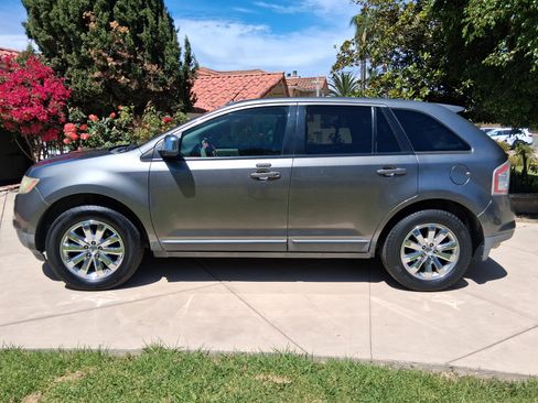 Used 2010 Ford Edge SEL FWD image 2