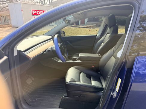 Used 2020 Tesla Model Y Long Range image 13