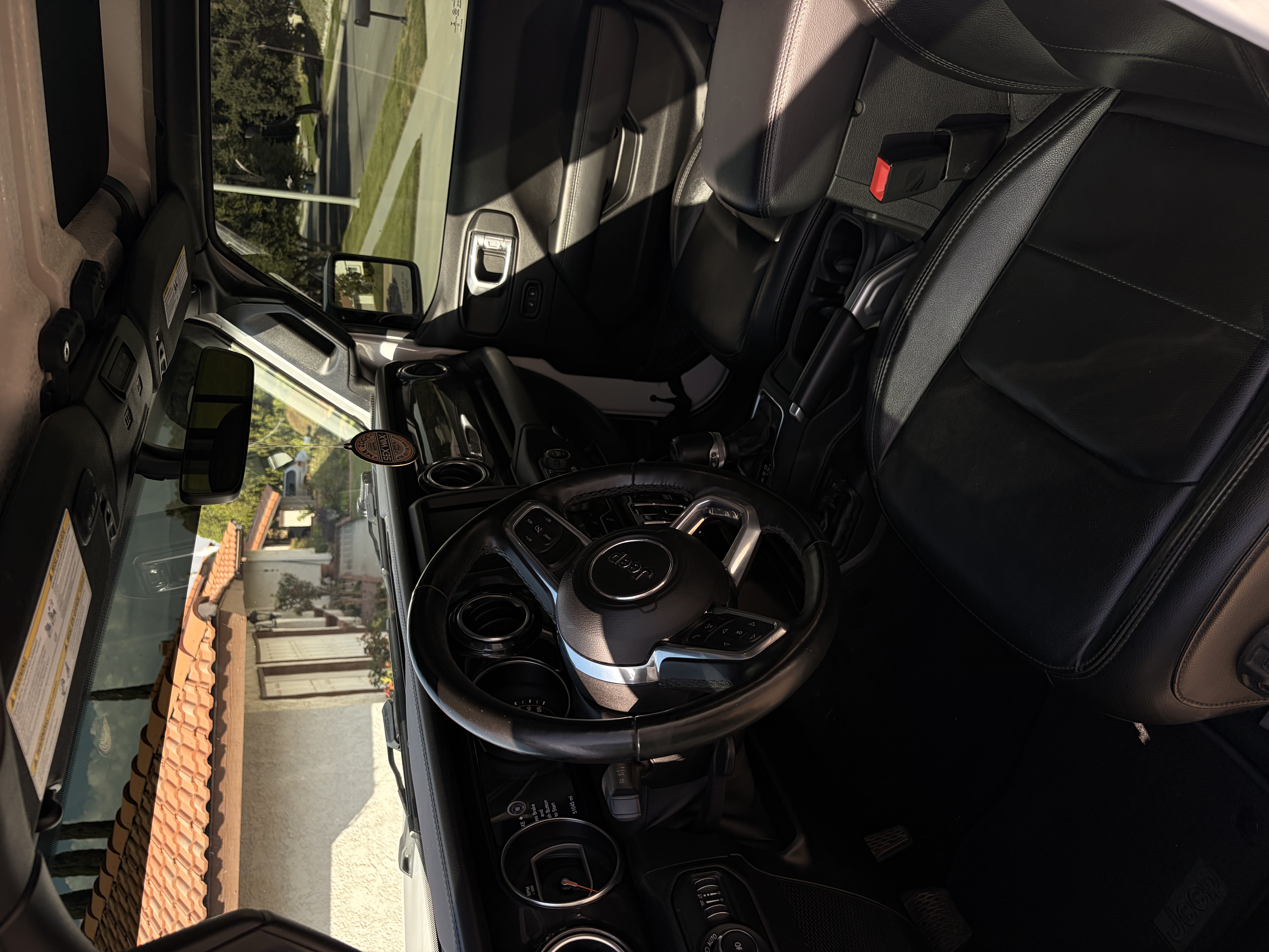 Used 2021 Jeep Wrangler Unlimited Sahara AWD/4WD image 5
