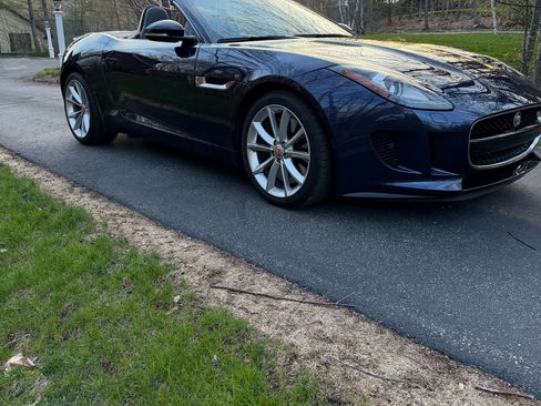 Used 2015 Jaguar F-TYPE S RWD image 4