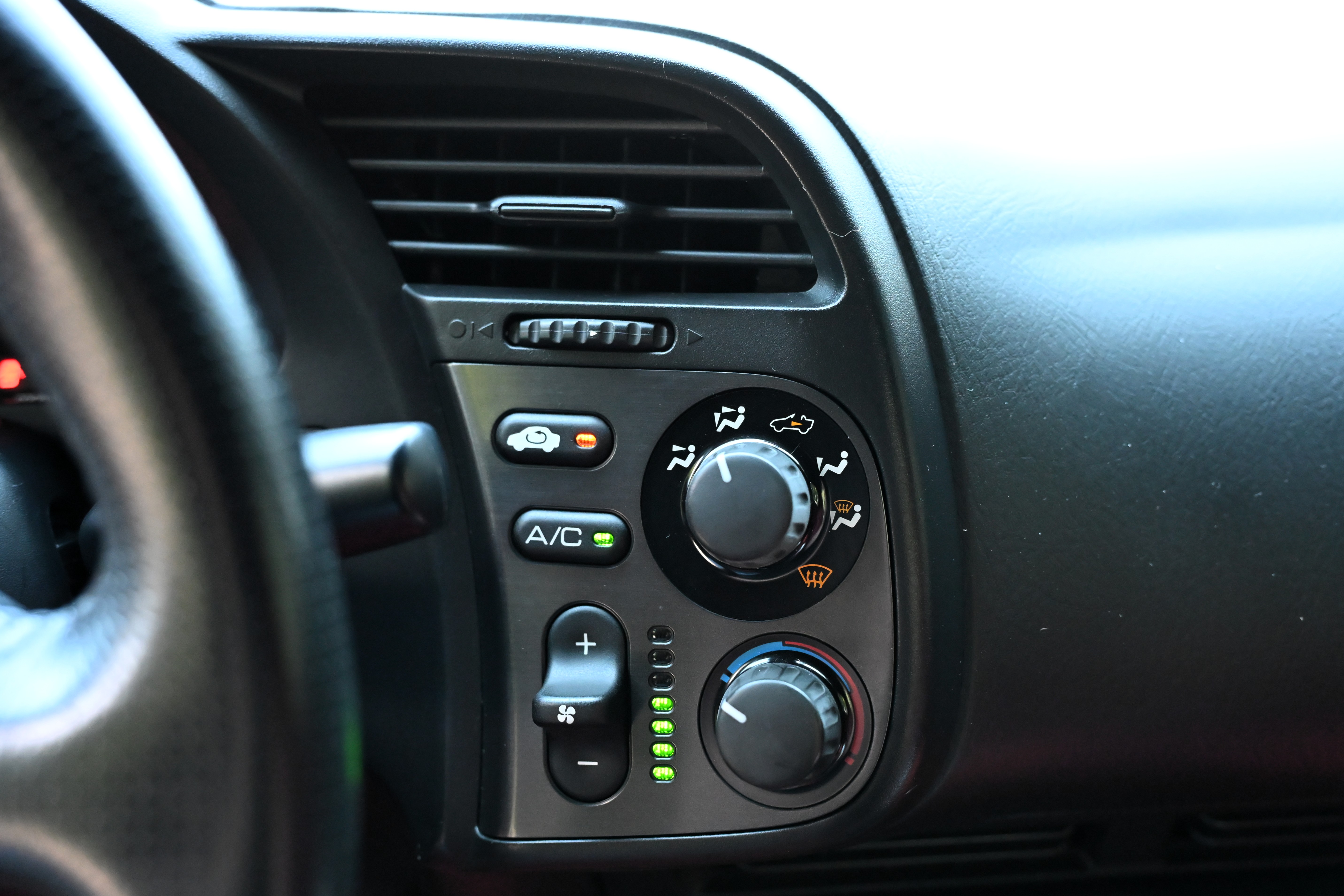 Used 2001 Honda S2000 image 24