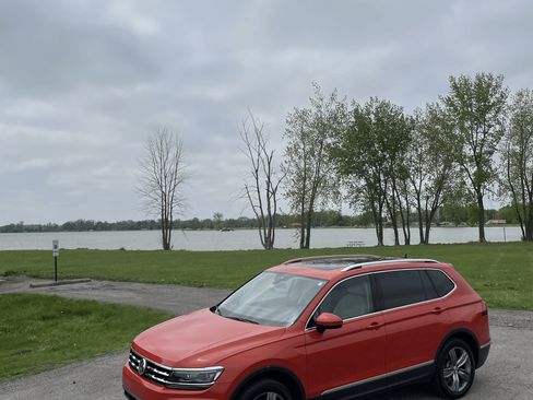 Used 2018 Volkswagen Tiguan SEL Premium AWD/4WD image 11