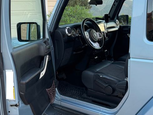 Used 2012 Jeep Wrangler Sahara image 13