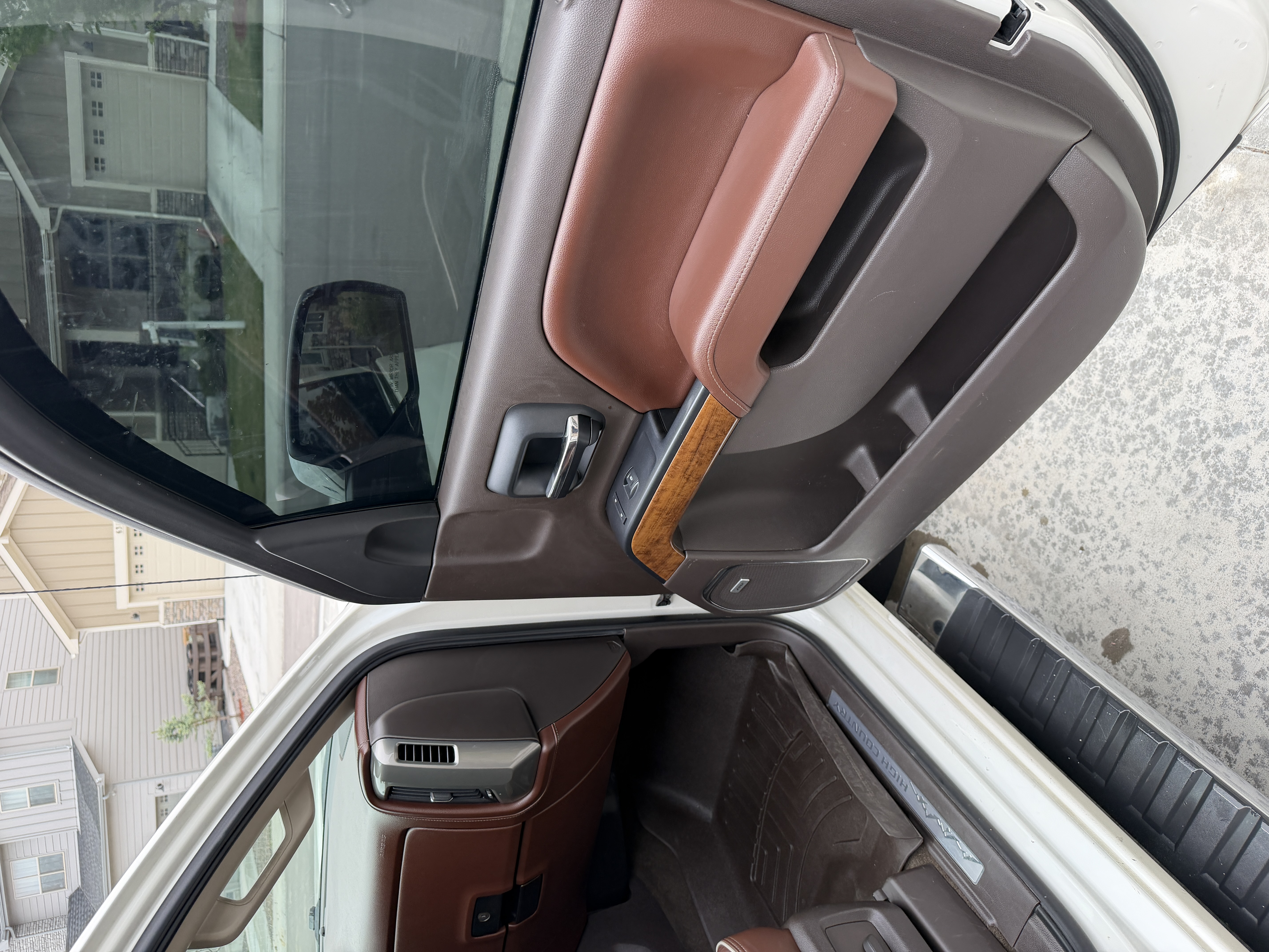 Used 2015 Chevrolet Silverado 1500 High Country w/ High Country Premium Package AWD/4WD image 13
