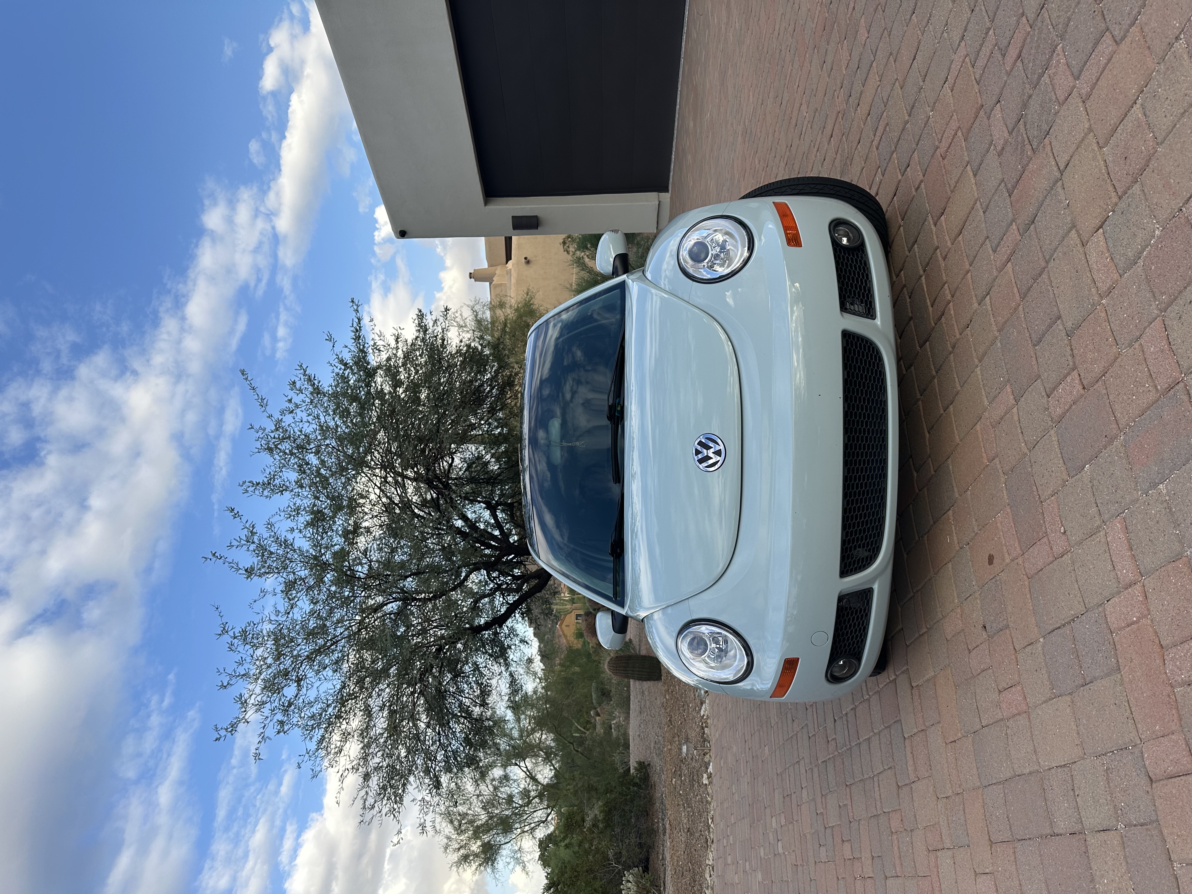 Used 2010 Volkswagen Beetle Final Edition FWD image 4
