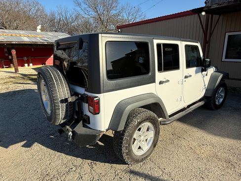 Used 2013 Jeep Wrangler Unlimited Sport image 13