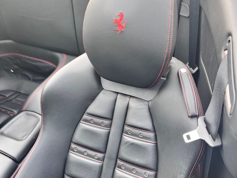 Used 2014 Ferrari California image 9