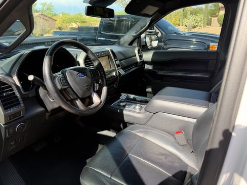 Used 2019 Ford Expedition Max XLT w/ Equipment Group 202A AWD/4WD image 13
