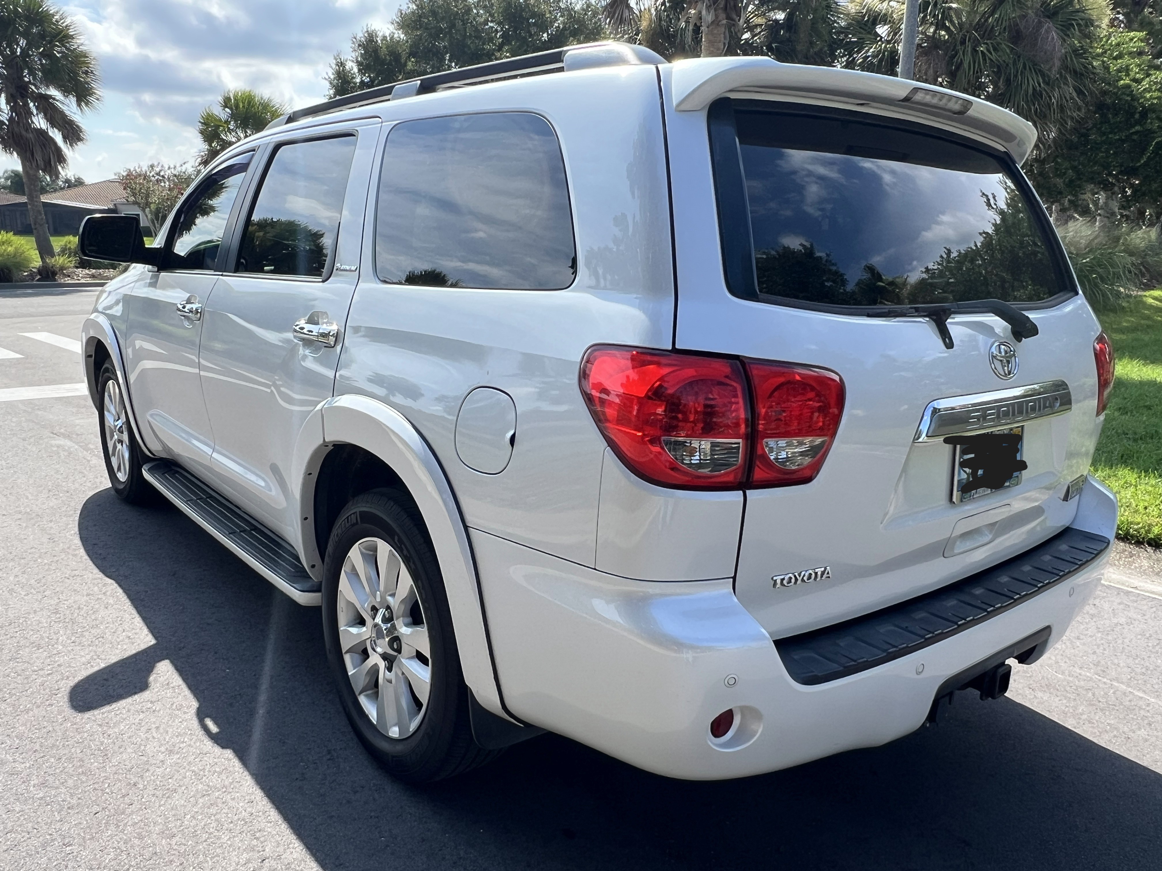 Used 2008 Toyota Sequoia Platinum RWD image 9