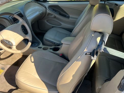 Used 2003 Ford Mustang Deluxe Convertible image 5