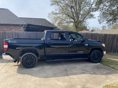 Used 2016 Toyota Tundra SR5 w/ SR5 Upgrade Package image 4