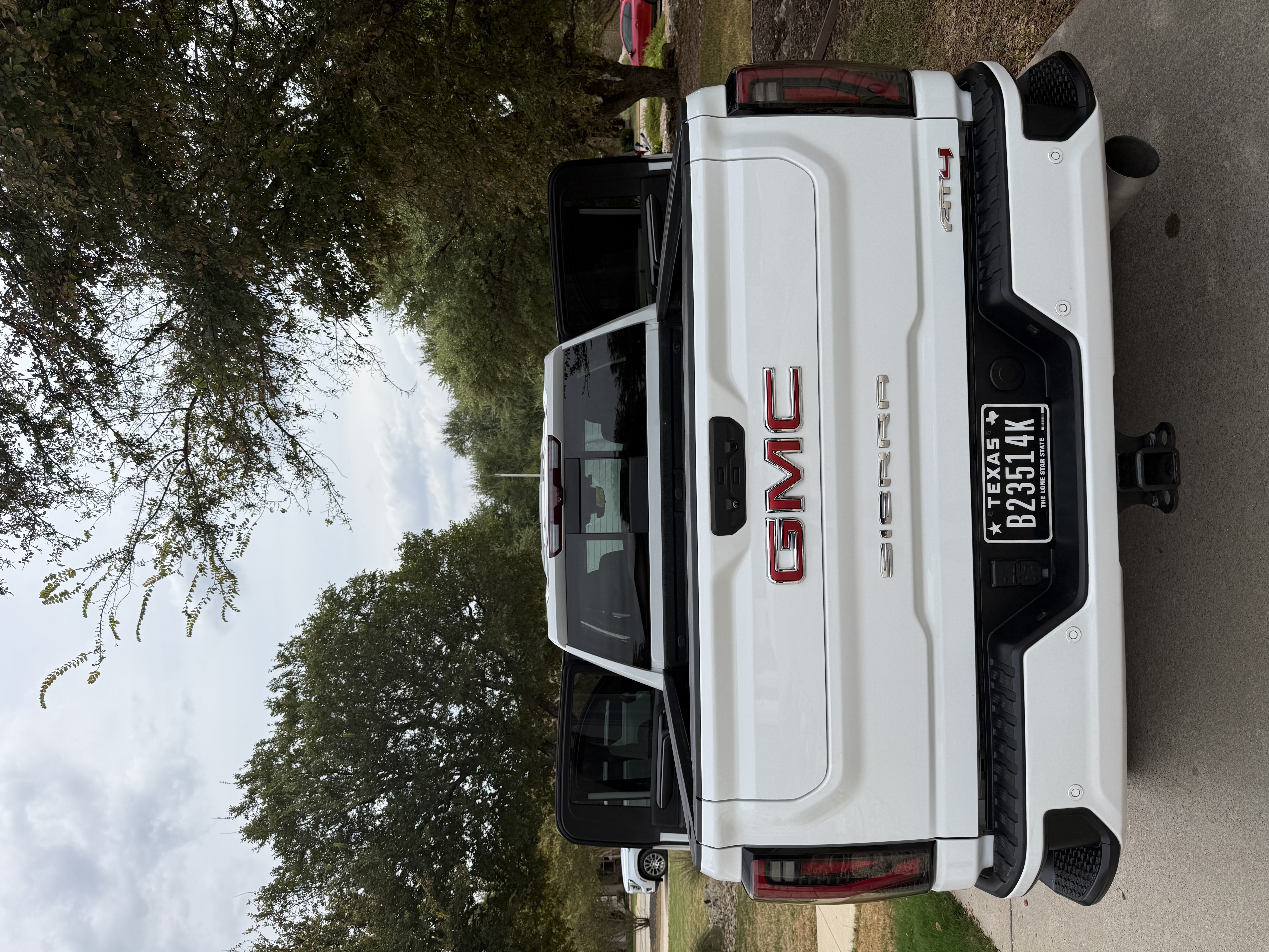 Used 2024 GMC Sierra 2500 AT4 w/ AT4 Premium Plus Package AWD/4WD image 18