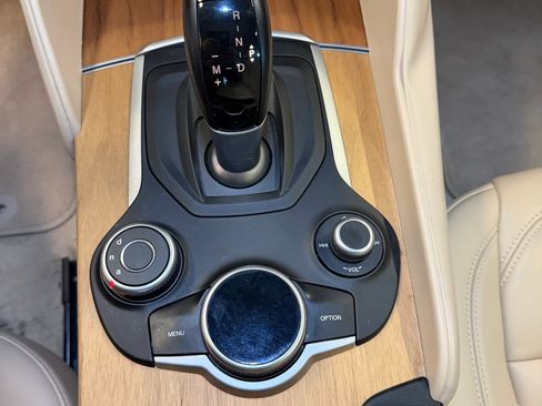 Used 2018 Alfa Romeo Giulia Ti w/ Quick Order Package 22X Lusso image 26