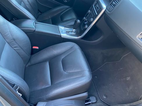 Used 2011 Volvo S60 T6 image 9