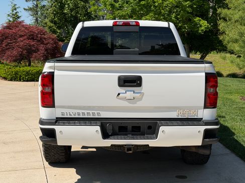 Used 2015 Chevrolet Silverado 1500 LTZ Z71 w/ LTZ Plus Package AWD/4WD image 8