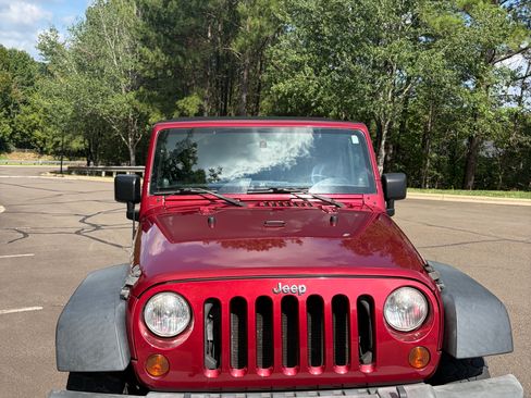 Used 2012 Jeep Wrangler Rubicon w/ PWR Convenience Group AWD/4WD image 2