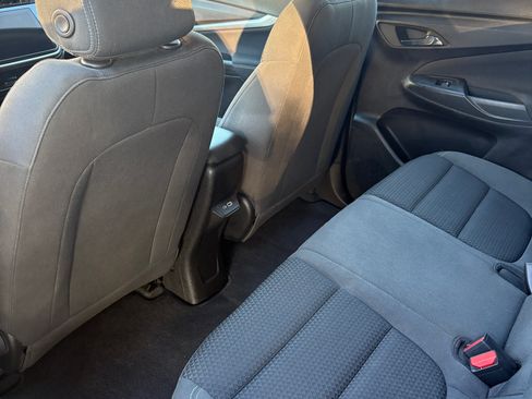 Used 2022 Chevrolet Bolt EUV LT w/ Driver Confidence Package image 12