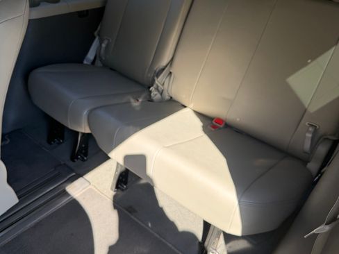 Used 2019 Toyota Sienna XLE Premium image 12