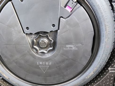 Used 2016 Volkswagen Golf 4-Door image 33