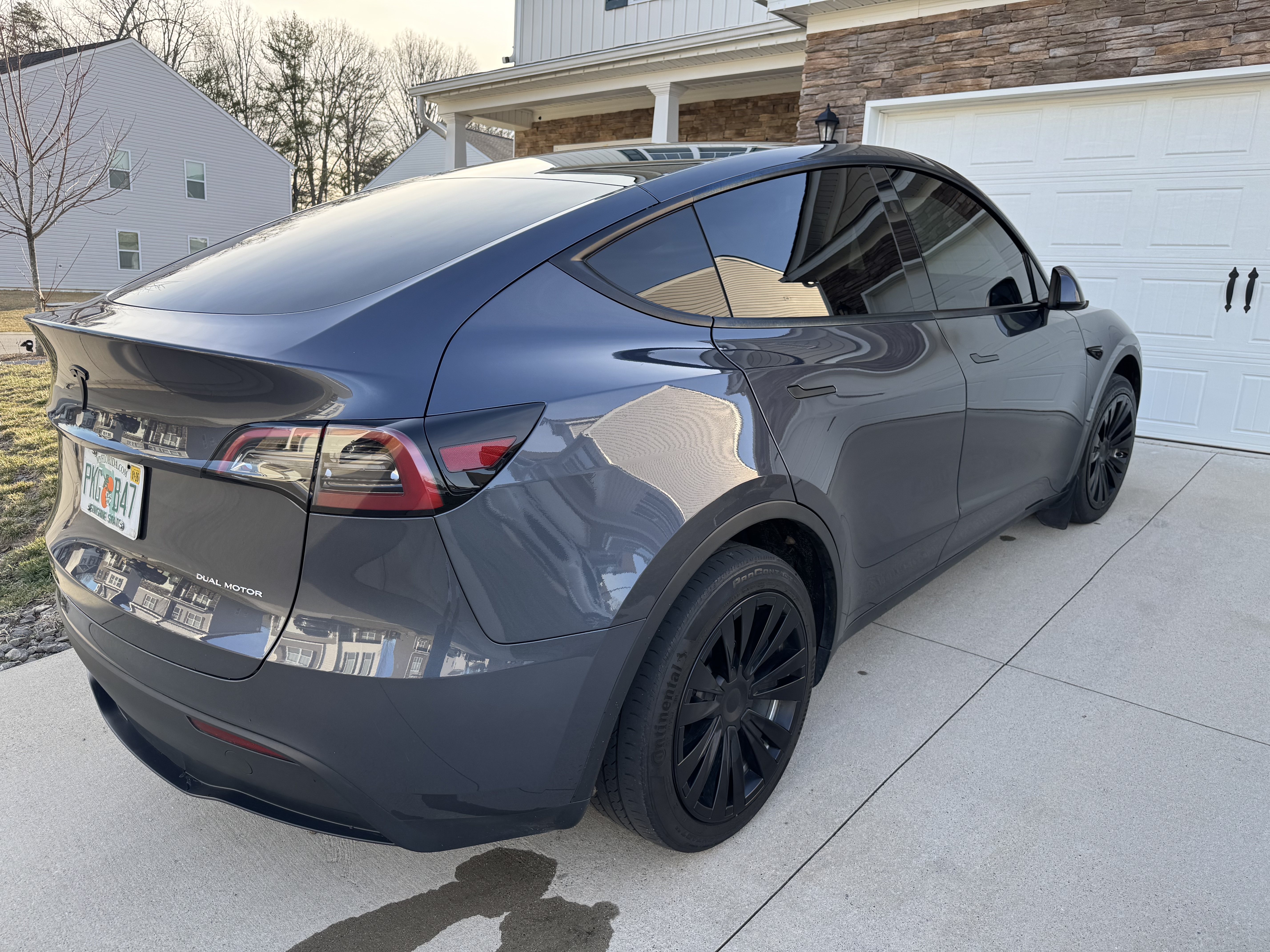 Used 2023 Tesla Model Y Long Range AWD/4WD image 2