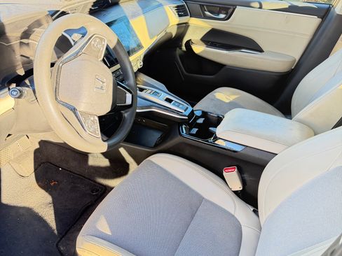 Used 2018 Honda Clarity Plug-In Hybrid image 11