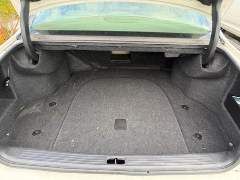 Used 2005 Cadillac De Ville Sedan image 22